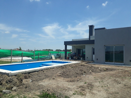 Imagen 5 de 17 de Casa Con Piscina En San Felipe De Canning!!! Losa Radiante!!