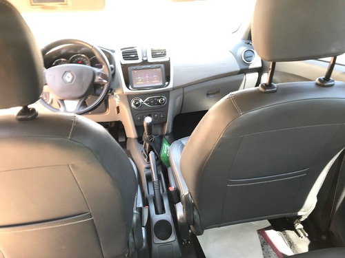 Imagem 6 de 8 de Renault Logan 2017 1.6 Dynamique Hi-power 4p