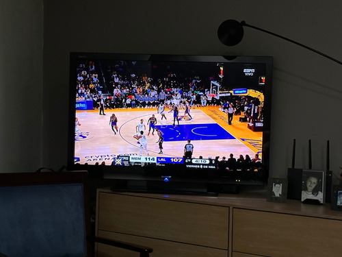 Televisor Sharp Aquos 46 Mod Lc46le700un (Usado)