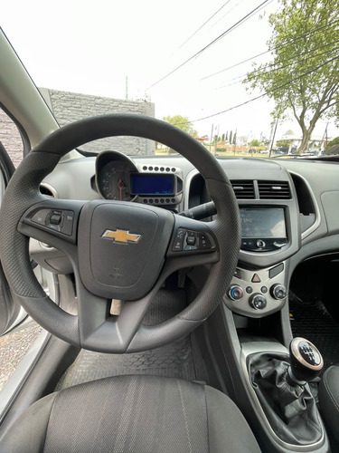 Imagen 8 de 13 de Chevrolet Sonic Lt 2013 Impecable Pacepto Auto O Moto