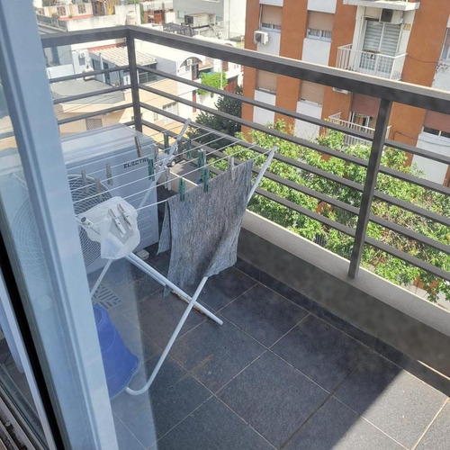 Imagen 4 de 7 de Departamento 2 Ambientes Al Frente - Floresta