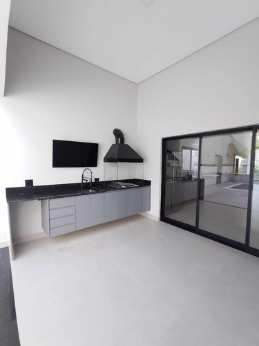 Casa Térrea Impecável Em Condomínio Fechado !!!!