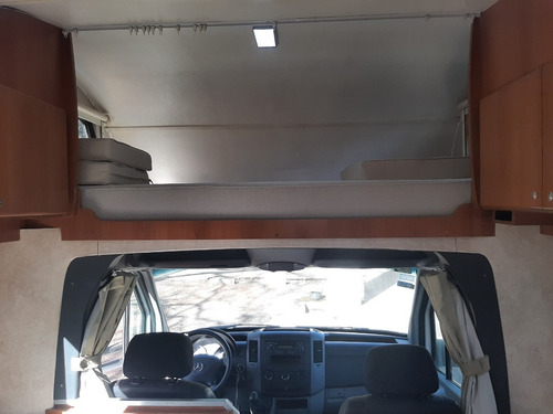 Imagen 4 de 11 de Motorhome Mercedes Benz 515