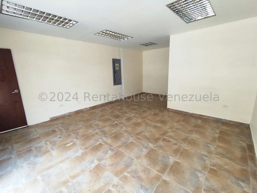 Francisco Rojas Norscia Rentahouse Alquila, Amplio Galpón Comercial, En Zona Industrial De Barquisimeto, 2 4 - 1 3 6 1 5, Para Tu Empresa, Comercial E Industrial, Almacenes Y Demás, Invierte Ya!!!