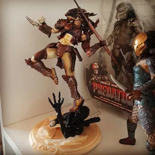 Base B Para Figuras Predator Y Alien Neca Hot- Arte Plastico