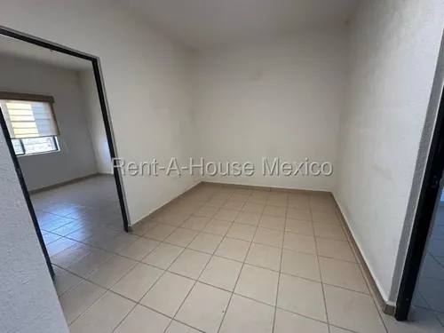 Rincones Del Marques, Renta - Casa Con 3 Recámaras 1 En Planta Baja, Sala De Tv | Air