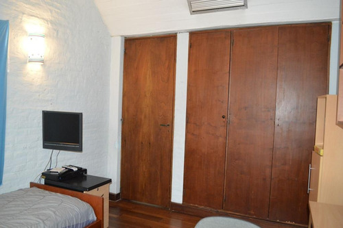 Casa 6 Amb. Ramos Mejia - (lote 10x58 Mtrs.)