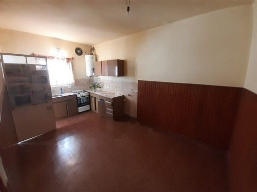 Imagen 4 de 10 de Casa En Venta De 2 Dormitorios C/ Cochera En Bella Vista