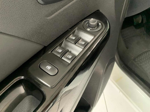 Imagem 8 de 14 de Renault Captur 2019 1.616v Intense Sce X-tronic 5p