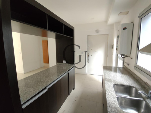 Imagen 9 de 29 de En Venta ! Excelente Departamento 3 Amb Con Patio, Cochera Y Balcon Aterrazado - 93m2