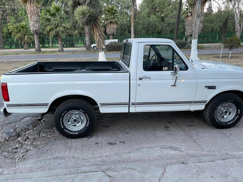 Imagen 7 de 15 de Ford F-250 Xl
