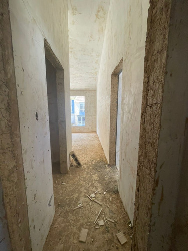 Town House En Venta Res. Cumbres De La Esmeralda. 10 Mese De Financiamiento. Gerardo