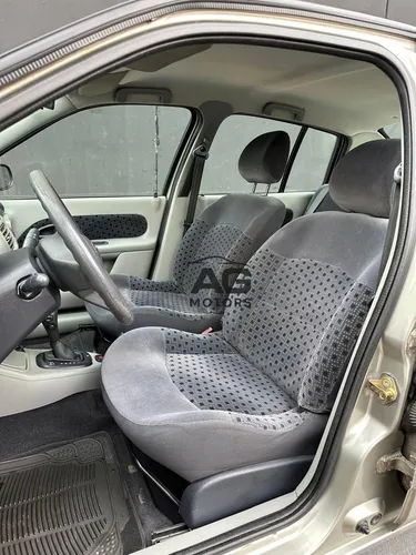 Nissan Platina 1.6 A At
