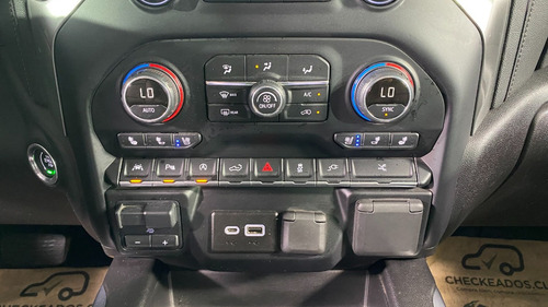 Imagen 15 de 18 de Chevrolet Silverado Ltz 4x4 5.3 At 2020