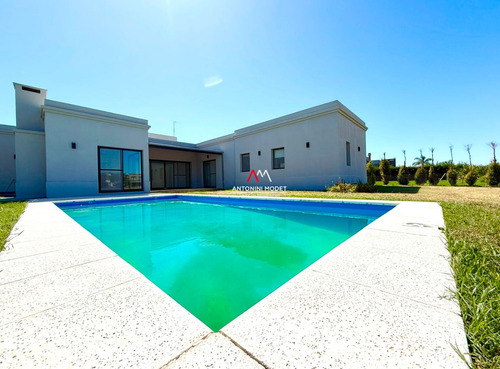 Venta De Casa En Altos De Campo Grande - Pilar