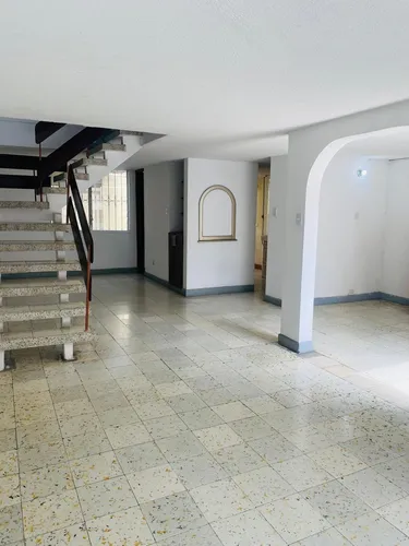 Vendo Casa Unifamiliar De Dos Pisos Barrio Los Alamos