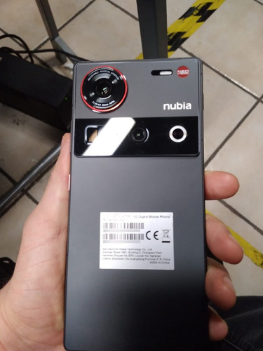 Nubia Z70 Ultra 1tb Rom, 24gb Ram, Snapdragon 8 Elite Gris Oscuro (Usado)