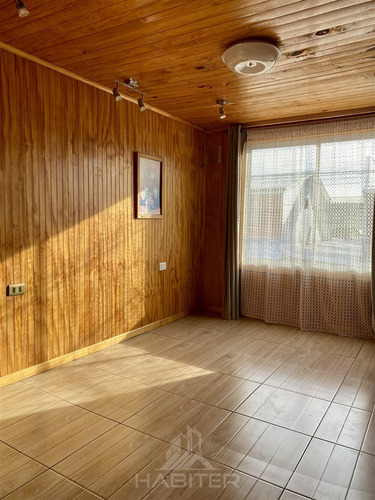 Casa En Arriendo De 5 Dorm. En Curicó