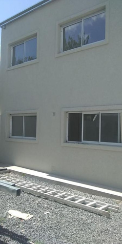 Dúplex En Venta - 2 Dormitorios 1 Baño - Cochera - 83 Mts2 - Los Hornos, La Plata
