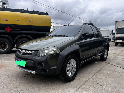 Fiat Strada 1.8 16v Adventure Ce Flex 2p