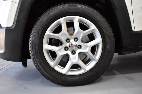 Imagen 7 de 20 de Jeep Renegade 1.8 Sport Plus At 2017