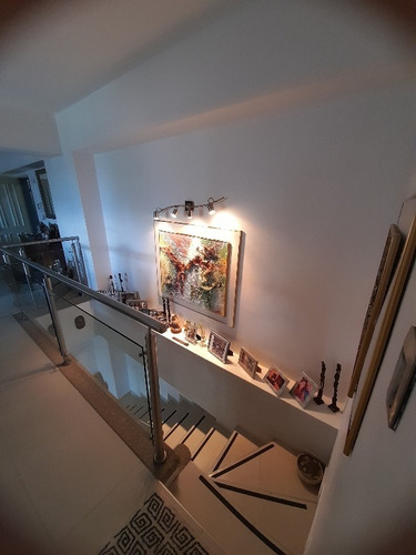Imagen 15 de 30 de Angela Betancourt Vende, Bello Y Moderno Penthouse En Mañongo Foa-2394 04125067379 04244900499