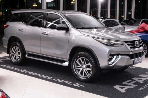 Imagem 3 de 15 de Toyota Hilux Sw4 Sr-x 2.0tdi 4x4 7lug. Aut/2018