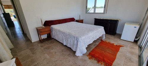 Venta Casa 4 Dormitorios Con Piscina Y Gran Fondo En Solanas