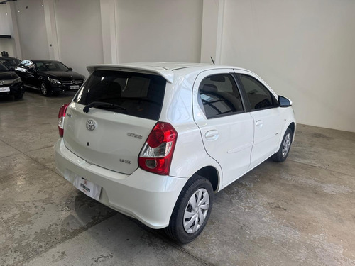 Toyota Etios 1.5 XS 16V FLEX 4P AUTOMÁTICO