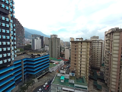 Se Ofrece En Venta Comodo Y Centrico Apartamento Ubicado En Centro Parque Caracas La Candelaria