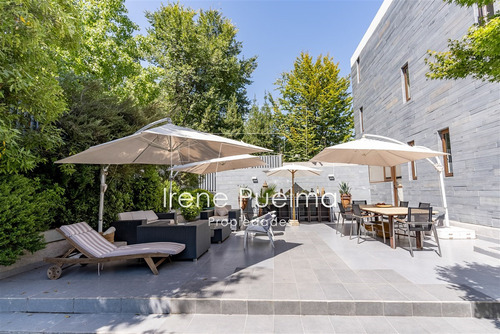 Vende Increible Triplex Con Jardin Los Dominicos Las Condes