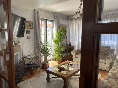 Amplia Casa Con Gran Terreno A La Venta En Ñuñoa