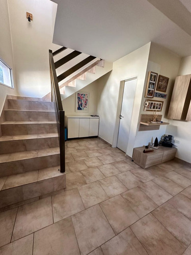 Casa En Venta 4 Ambientes En Barrio Cerrado
