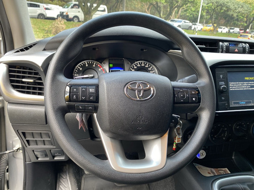 Imagen 13 de 24 de Toyota Hilux 2.4 4x4 2021
