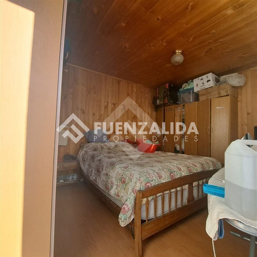 Casa En Venta De 5 Dorm. En La Cisterna
