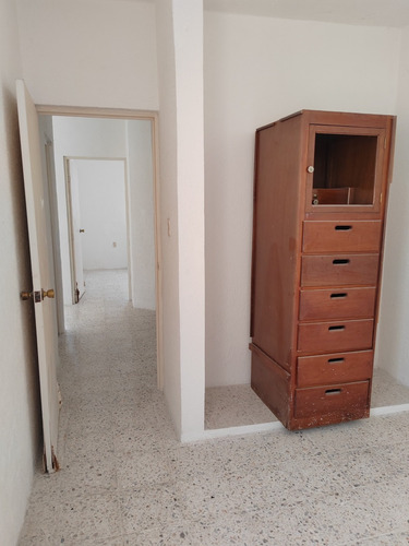 Casa De Un Piso Con 2 Habitaciones Muy Bien Ubicada