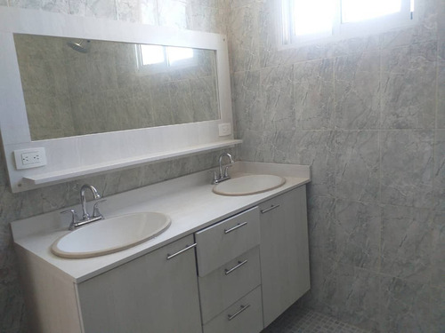 Imagen 9 de 15 de Apartamento En Alquiler, Residencias Kamila, Lecheria