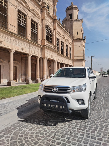 Toyota Hilux 2.7 Cabina Doble Sr Mt