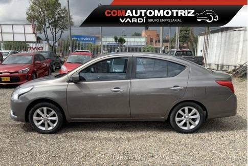 Nissan Versa Advance Id 39413 Modelo 2017