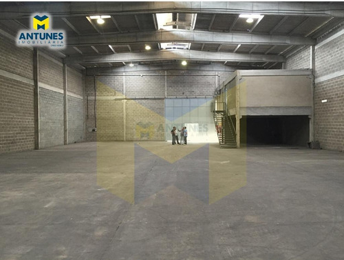 Imagem 3 de 12 de Alugue Galpão Proximo Aeroporto, Em Jardim Jordão 1.000m² - Ga-0228