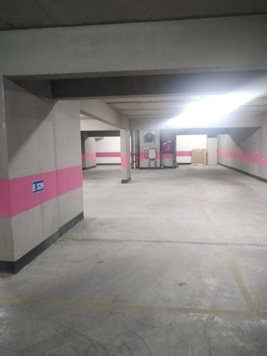 Estacionamientos Excelente Ubicación Cerca De Todo