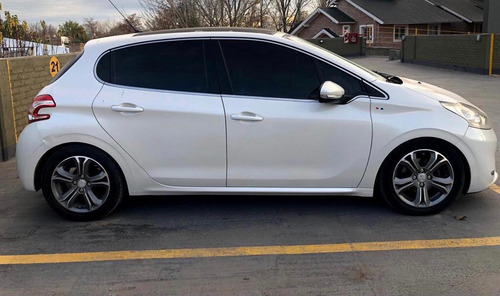 Peugeot 208 1.6 Feline 2013