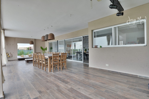 Casa Laguna #200-300 - San Sebastian - Area 5 - 240m2 #id 1047