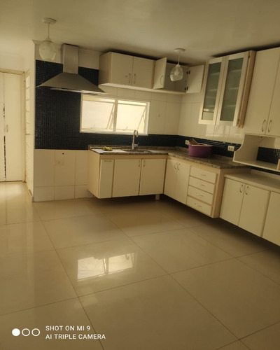 Imagem 21 de 30 de Sobrado A Venda - Com 3 Dorm, 01vaga, 2 Banheiros, 100m E Quintal - Proximo A Padaria França - V2787 - 69572743