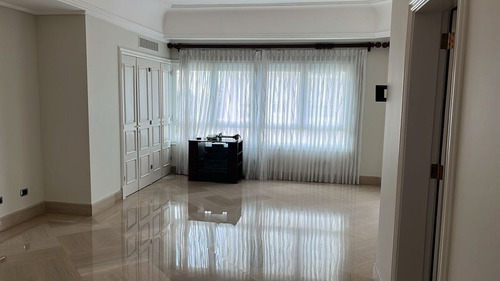Apartamento En Los Cacicazgos, Santo Domingo