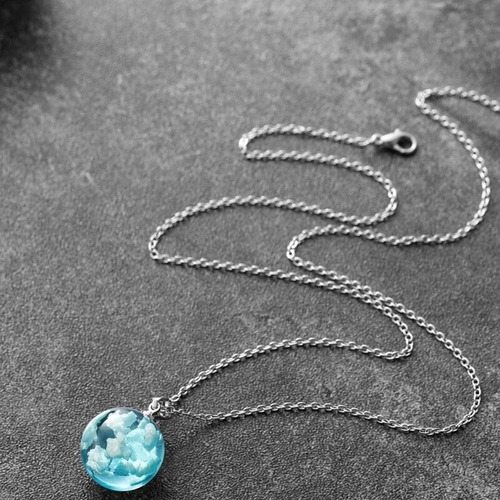 Imagen 4 de 7 de Collar Cielo Nubes Brilla En La Oscuridad + Estuche Regalo