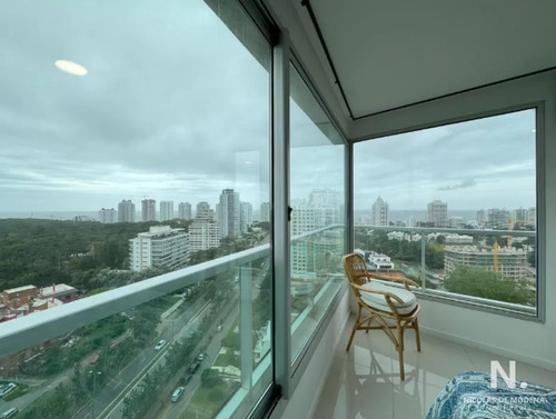 Alquila Y Vende Apartamento De 3 Dormitorios Con Vista Al Mar, En Roosevelt Punta Del Este.