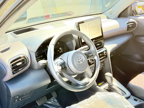 Yaris Cross Hibrida Color Bronze Metallic