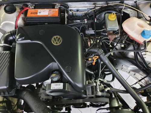 Volkswagen - Santana 1.8 2000