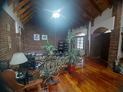Venta Casa 5 Ambientes Con Cochera En Don Bosco